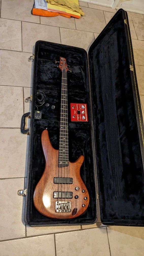 ibanez  SR500 bass guitar