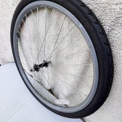 Brand new 26' front wheel for bicycles / Rueda delantera 26 '