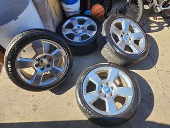20 oem wheels and tires like new for sale or trade l can add cash on top tires 255 45r20 850$