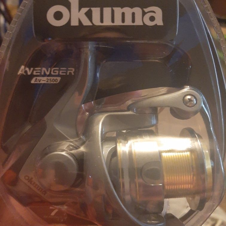 5 Okuma Avenger AV2500 for Sale in Federal Way, WA - OfferUp