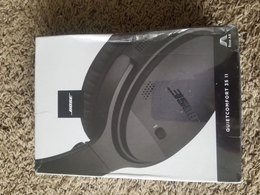 New!!Sealed!! Bose Bose - QuietComfort 35 II Wireless Noise Cancelling Headphones.Pick up only