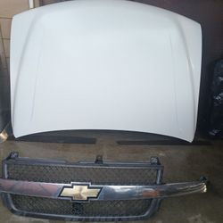 HD Hood Chevy 99-02 with Grill