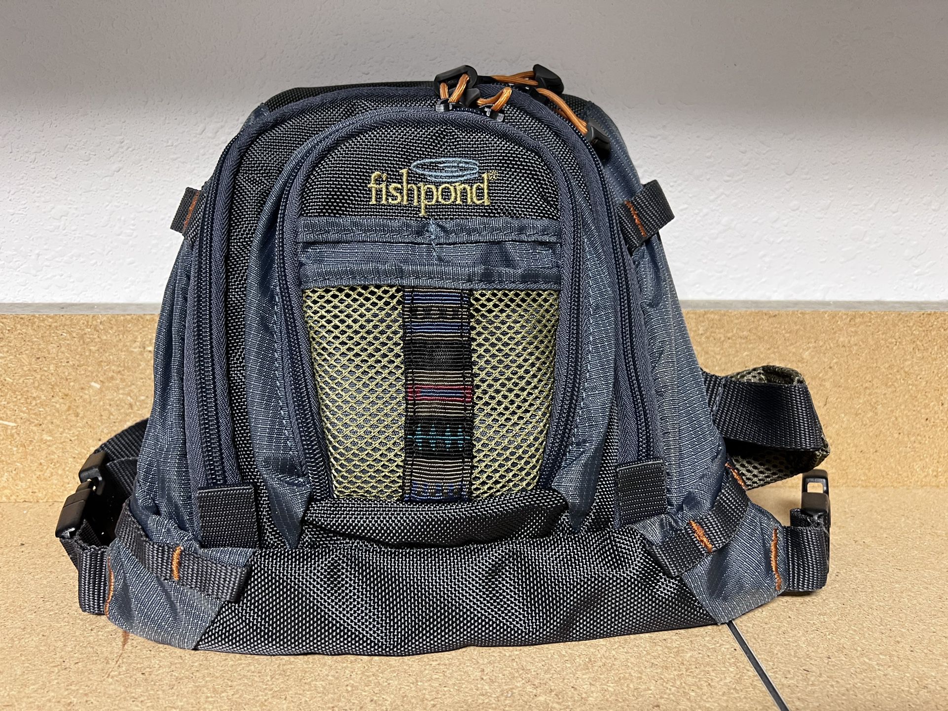 Fishpond Chest Bag