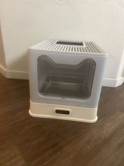 Enclosed Cat Litter Box with Clear Door