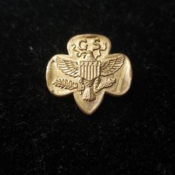 Vintage Gold Girl Scout Pin 
