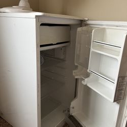 Mini Fridge/Freezer