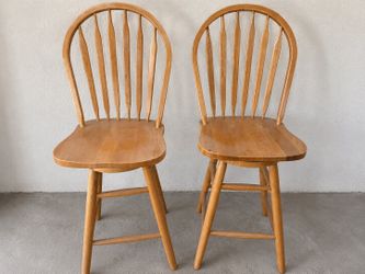 Counter height swivel barstools x2