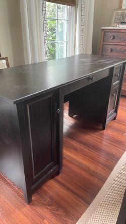 Black office desk