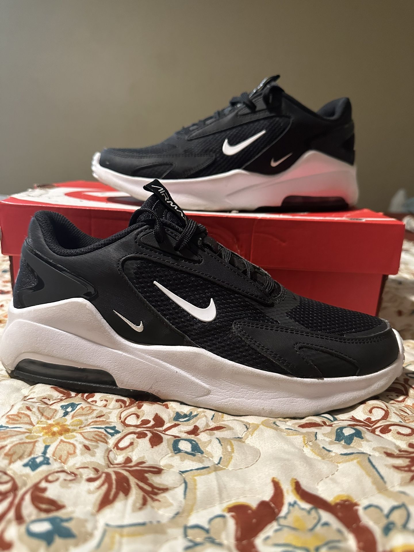 WMNS NIKE AIR MAX BOLT