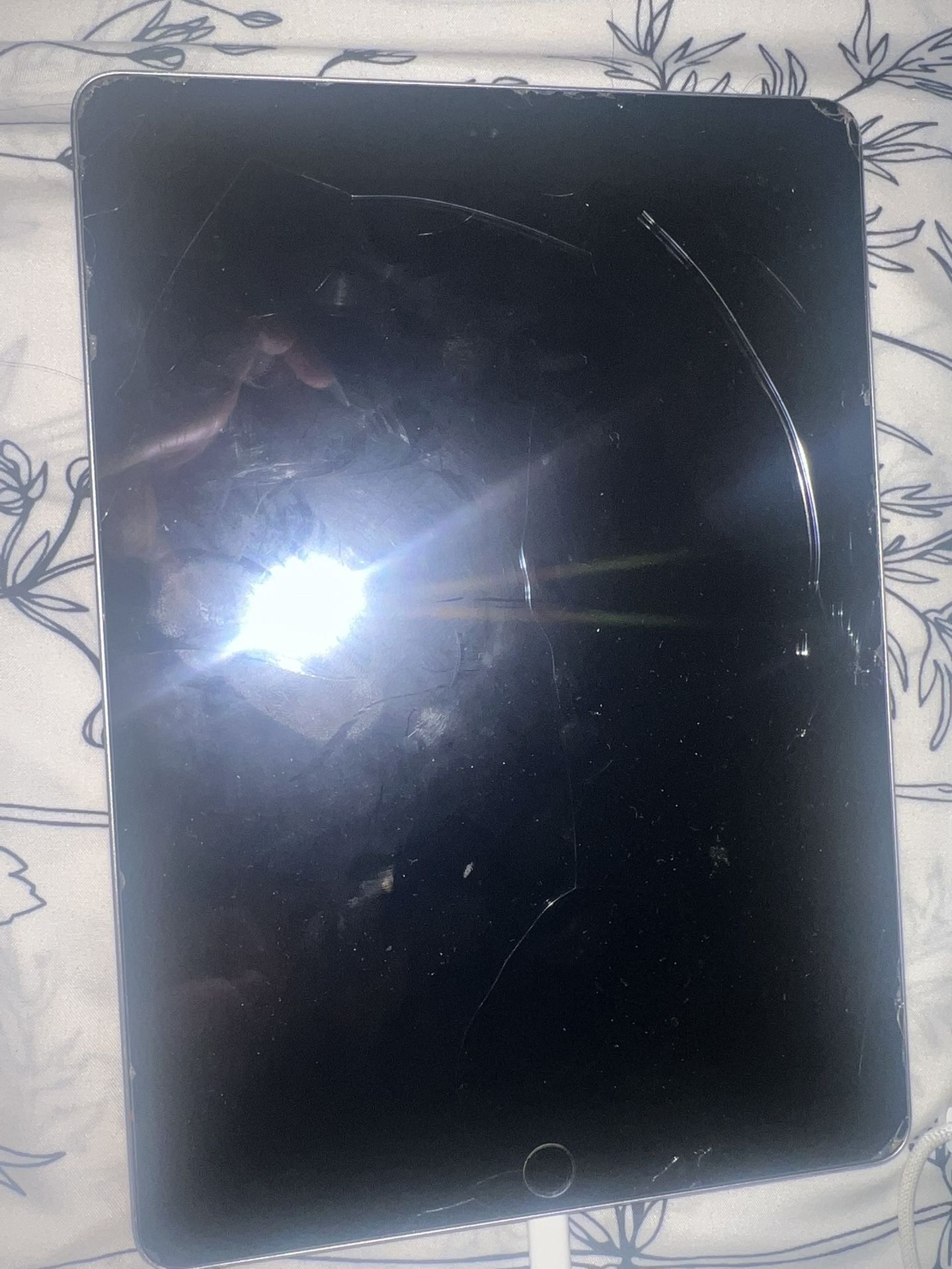 Ipad 5th gen 2017 32 g
