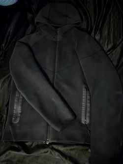 Black Nike Tech