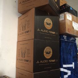 JL Audio 13W7 