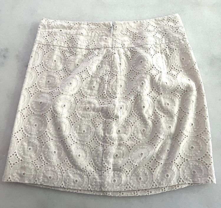 LOFT mini skirt ivory size 00 petite