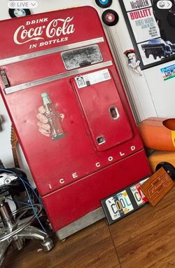 Vending coke machine
