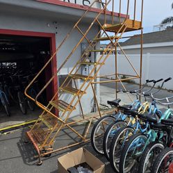 Rolling 9 Step Ladder