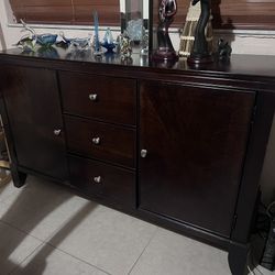 Dining room buffet Table 