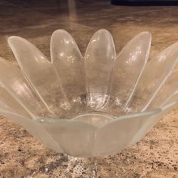 Flower Bowl 9”. Excellent condition