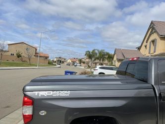 Leer 700 Deluxe Tonneau Cover