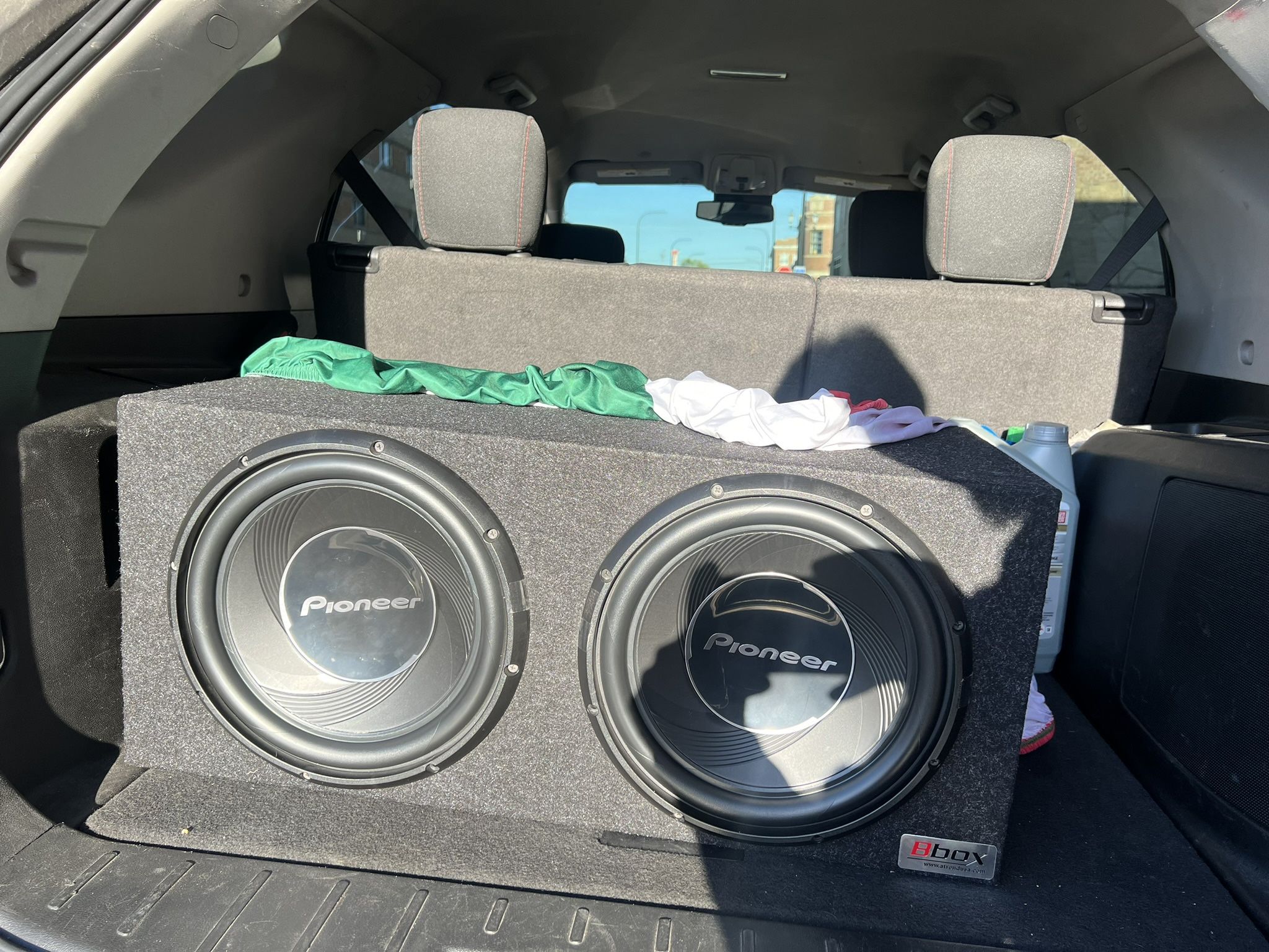 Pioneer Subwoofers 2 / 12s