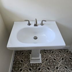 Pedestal Sink