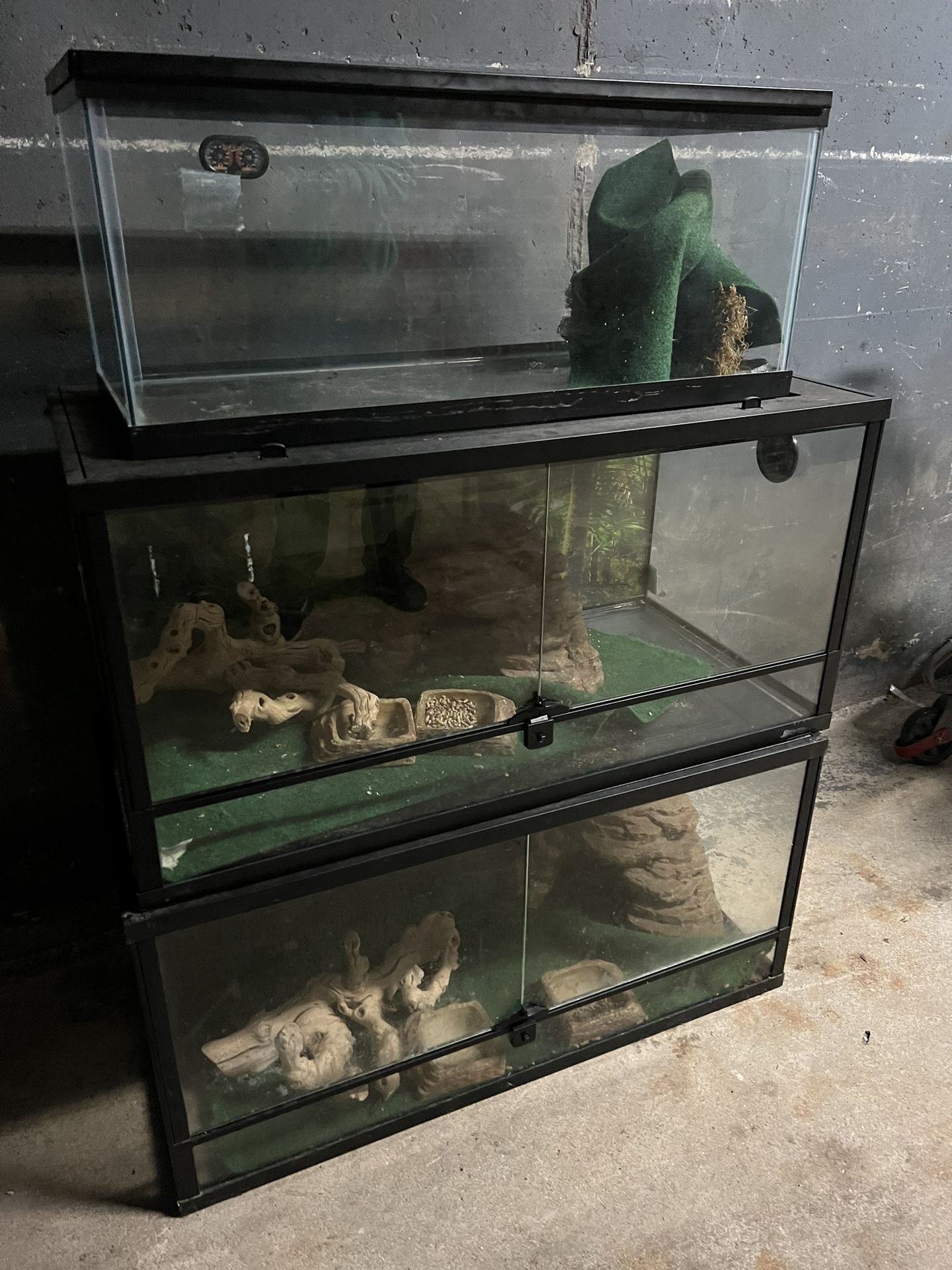 3ft Tank W/ Accessories