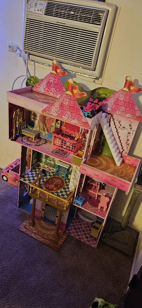 Doll House 4.5 Feet Tall