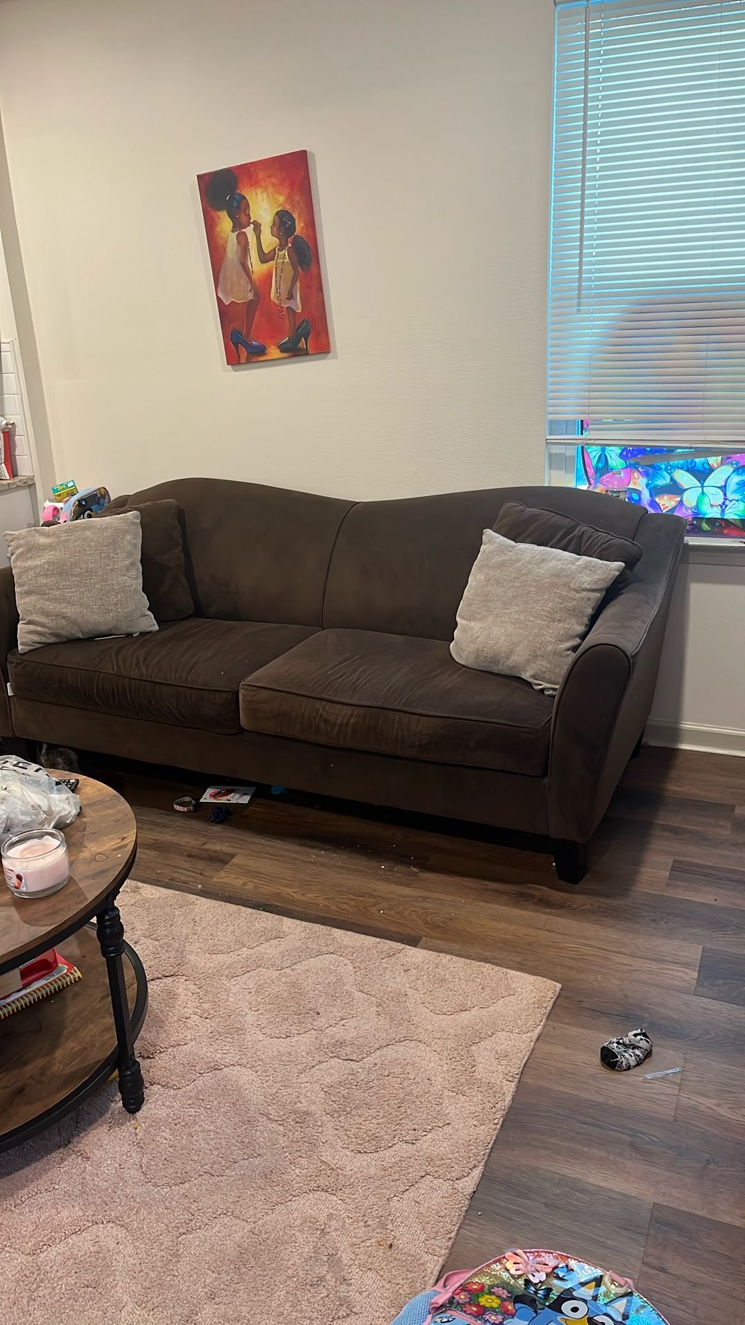 Couch ( NEED GONE )