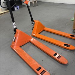 Pallet Jacks Best Offer Takes Them