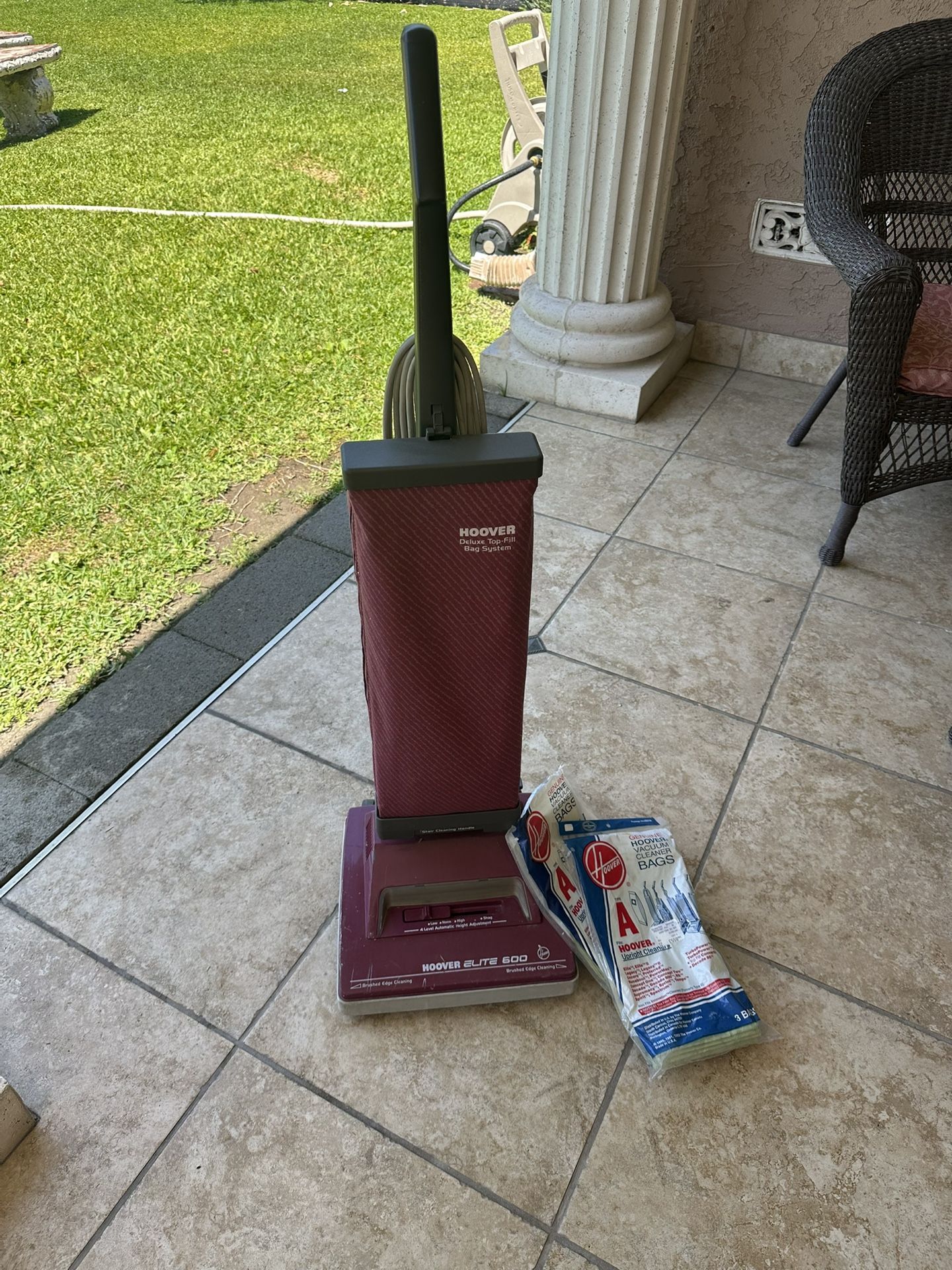 Vacuum Cleaner Vintage Style Excellent