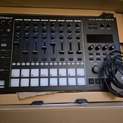 Roland MC 707