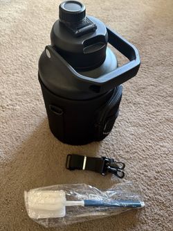 Brand New 1 Gallon Insulated Water Bottle