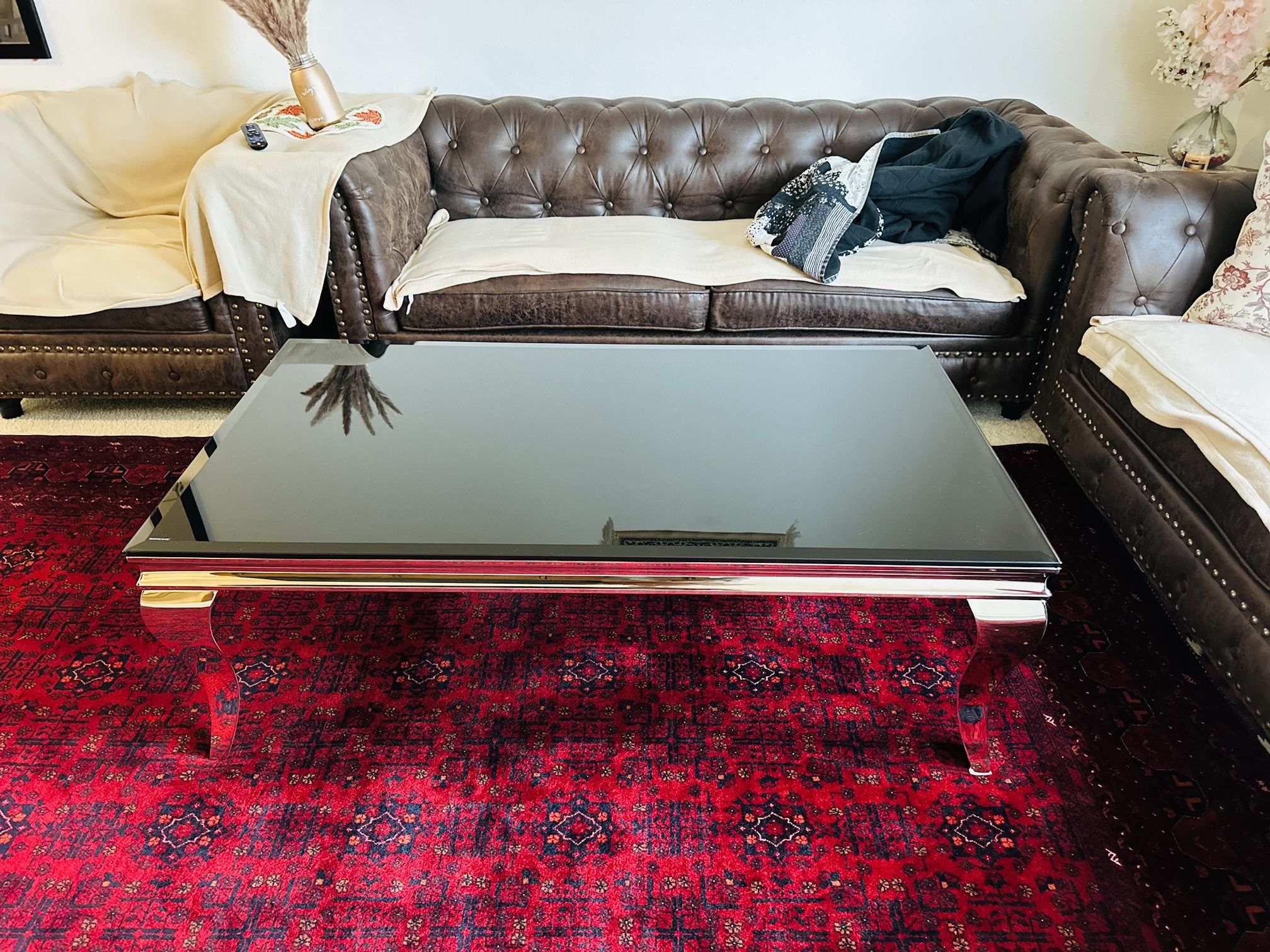 Elegant Black Glass Coffee Table with Chrome Legs – Modern Stylish