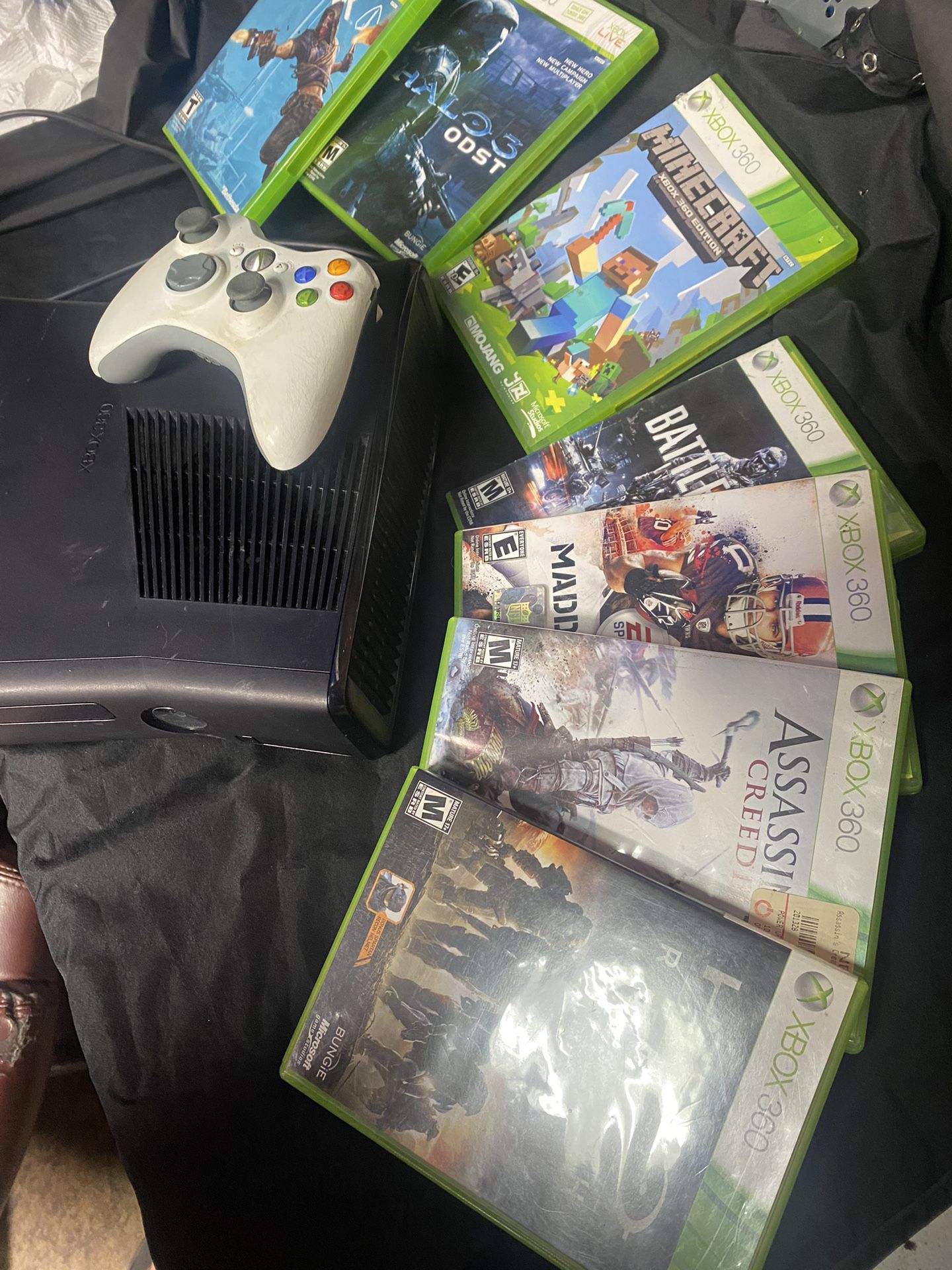 xbox 360 slim 250gb with games and wired controller and all hookups asking 60 north stockton 