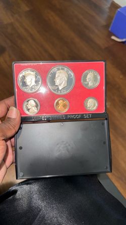 1977 United States US Mint Proof Set w/ Original Box (Minor Plastic Crack)