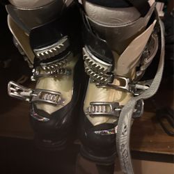 Womens Salomon Ski Boots 770 $50
