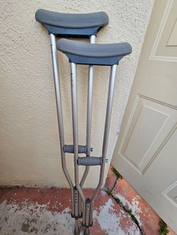 Aluminum Underarm adjustable Crutches Pair