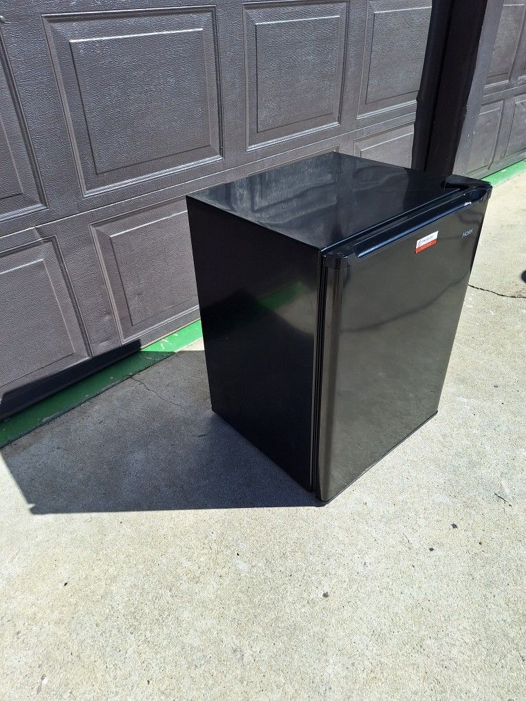 Mini Fridge Haier