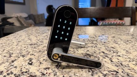 Fingerprint Smart Door Lock w/ Handle – Keypad, Fingerprint, 2 Badge IDs + Key