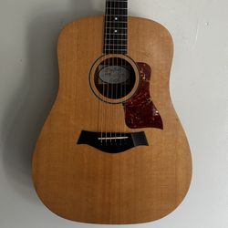 Taylor Acoustic guita