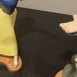 Snow WHITE DANCING WITH 2 DWARFS