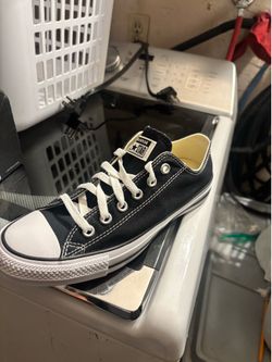Converse CHUCK TAYLOR All Star size 6.5 mens
