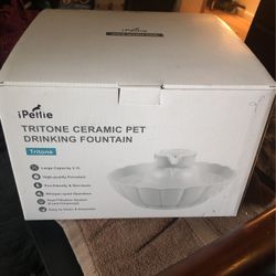 **1/2 Off SALE.!!** I-Pettie Ceramic Pet Drinking System”-NEW