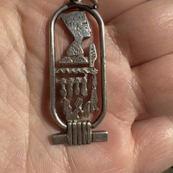 Vintage Egyptian Cartouche Pendant – Nefertiti Queen Silhouette – Silver Hallmarked