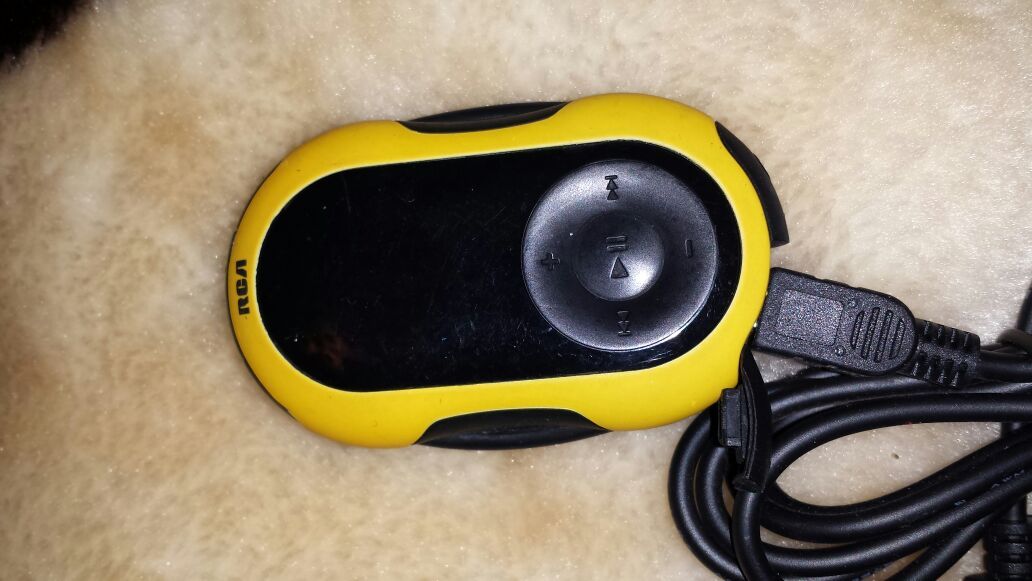 RCA Jet Gem Line Sports MP3 Player Model S2001