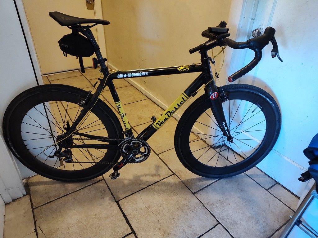 54 Cm Van Dessel Gin And Trombones