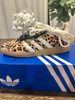 WOMEN'S ADIDAS ORIGINALS HANDBALL SPEZIAL LEOPARD PRINT CASUAL SHOES