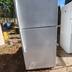 Whirlpool  REFRIGERATOR 