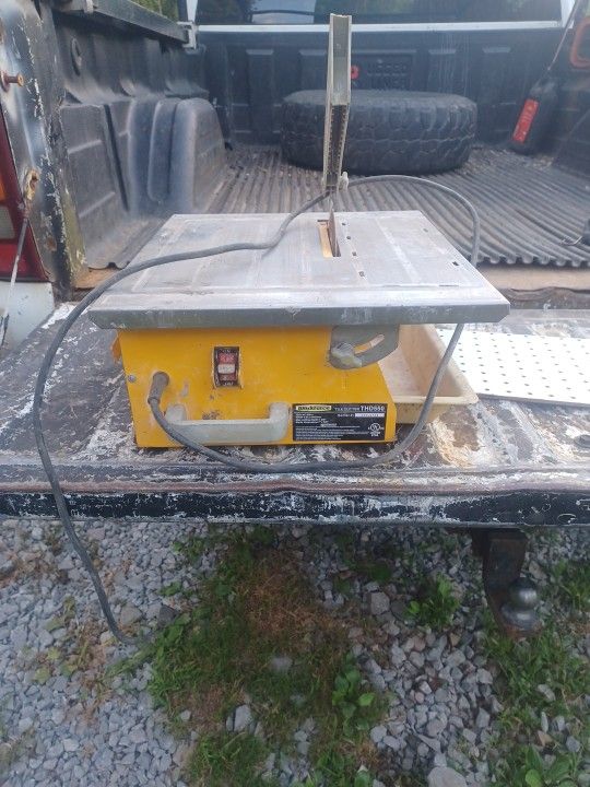 Tile Cutting Saw