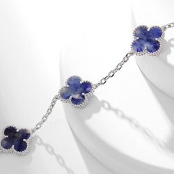 Van Cleef & Arpels Christmas Edition Peterstone Five-Flower Bracelet