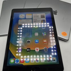 Apple IPad 6th Gen 32gb WiFi With Charger And Warranty Just $90 Each